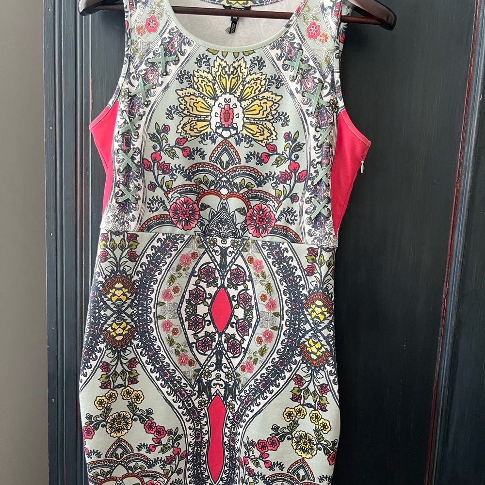 Floral Patterned Sleeveless Dress